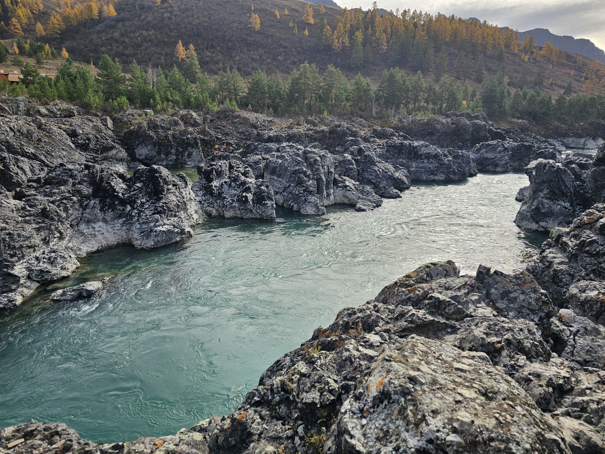 Река и горы